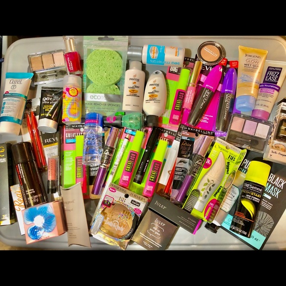 Maybelline Other - Massive Lot of makeup